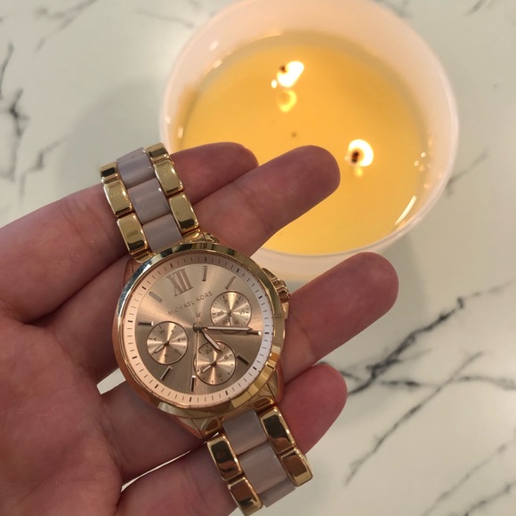 Michael Kors pink & gold watch (BNWOT) - Picture 2 of 7
